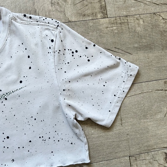 Nike The Nike Tee White Ivory Paint Splatter Activewear Festival Crop Top Boxy S - Picture 4 of 11